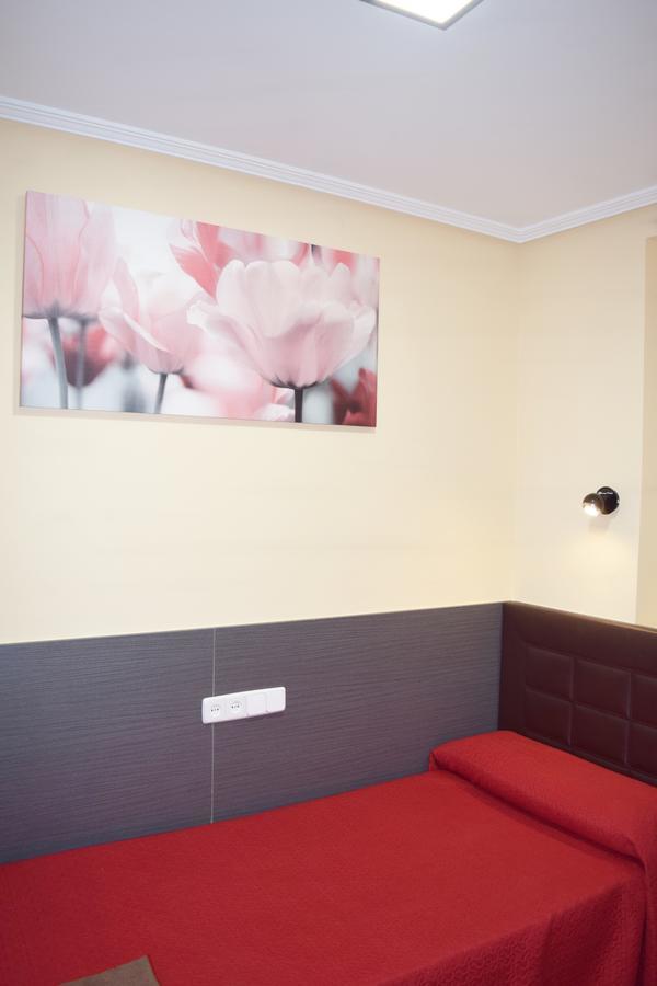 Hostal Numancia Madrid Esterno foto