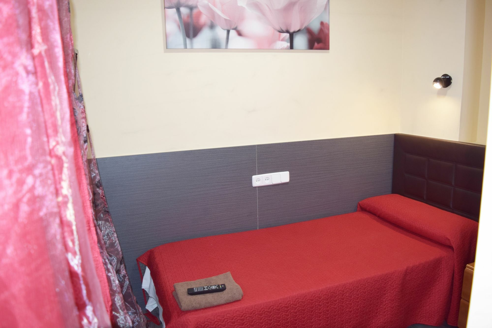 Hostal Numancia Madrid Esterno foto