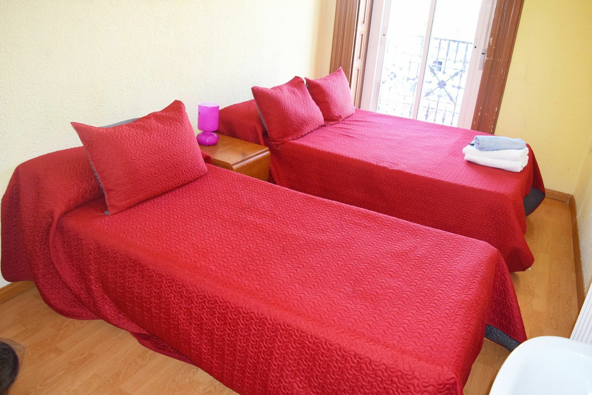 Hostal Numancia Madrid Esterno foto